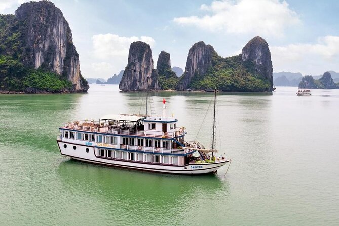 Halong Bay 2 Day Cruise Including Transfer from Hanoi - Sung Sot Cave and the first afternoon
