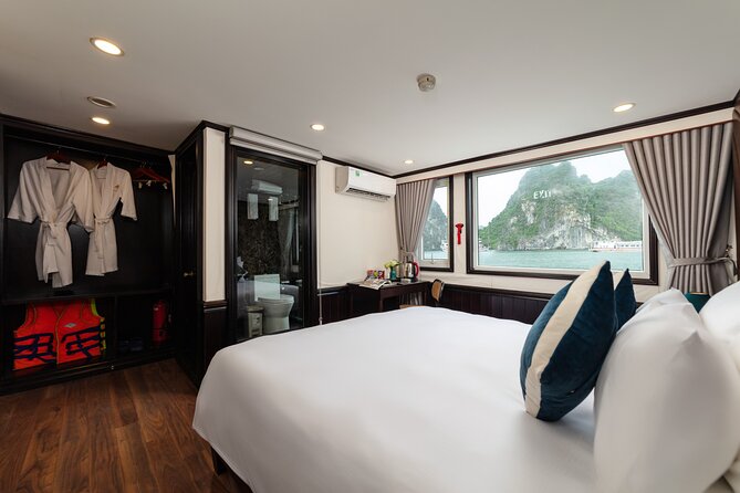 Halong Bay 2-Day Deluxe Cruise Tour including Kayaking and Cooking Demonstration - What the $190 price really covers