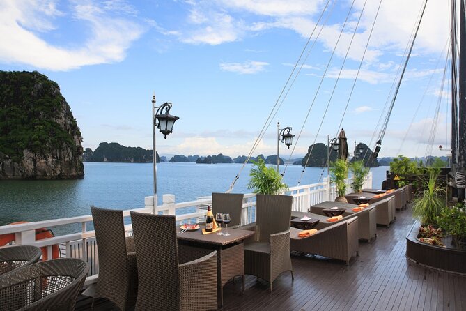 Halong Bay 2-Day from Hanoi - Kayaking through the Tung Sau area