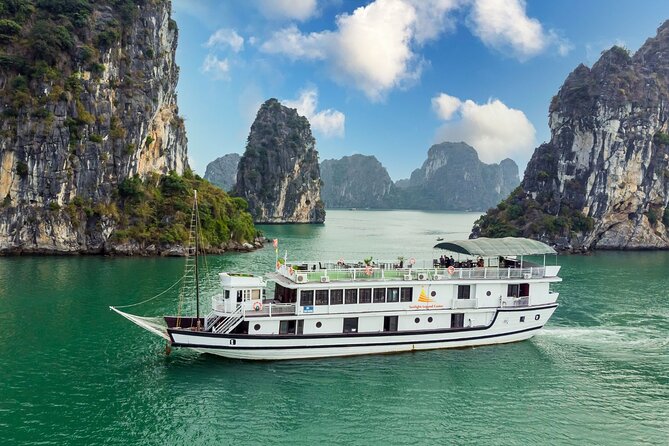 Halong Bay 2 Days 1 Night Traditional Boat - The shared cabin and meals on board