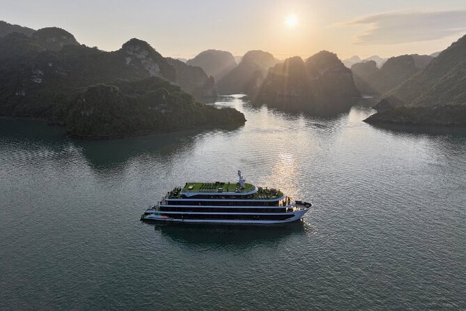 Halong Bay 2D1N Cruise multi options, transfer, swim and kayaking - Day one: lunch, water activities, and evening on board