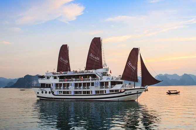 Halong Bay 3Days/2Night on 4 Star Cruise All included - Day three: Luon Cave and the final morning