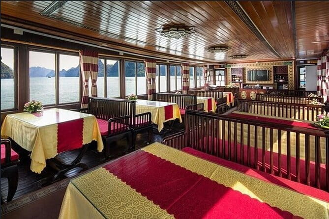 Halong bay 4 hours boat tour from Halong city with 2 caves, kayak - A private boat through Ha Long Bay’s central sights
