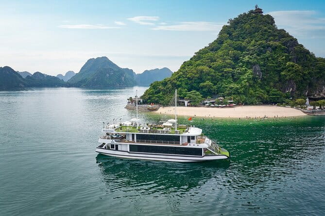 Halong Bay 5-Star Day Cruise, Buffet Lunch, Cave, Kayak, Transfer - What the $70 price really covers