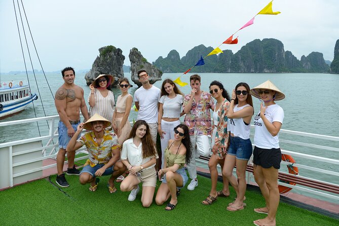Halong Bay 6 Hours Cruise with Buffet, Sung Sot, Luon Cave, Titop - The long day from Hanoi and group size