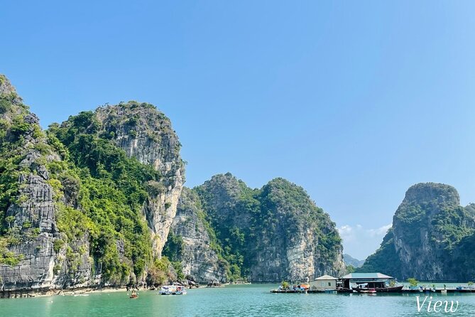 Halong Bay Cruise 3D2N - Kayaking Explorer & Round-trip transfer from Hanoi - Cabin, food, and onboard comfort