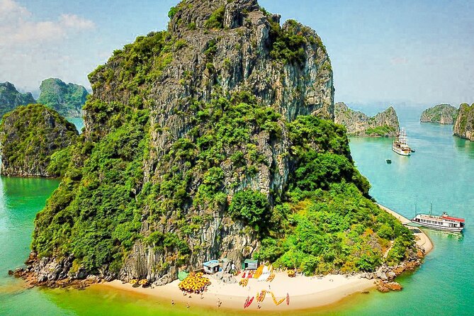 Halong Bay Cruise 3D2N - Kayaking Explorer & Round-trip transfer from Hanoi - Day 1: Hanoi transfer, floating villages, and Luon Cave