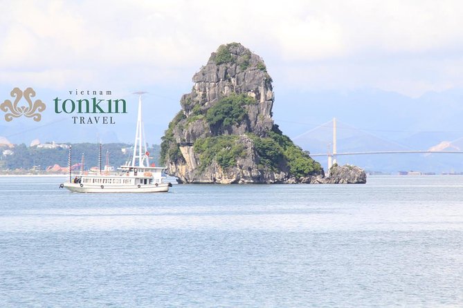 Halong Bay Cruise Day Trip: Visit Thien Cung Cave, Kayaking & Lunch - best price - What the small group size really means