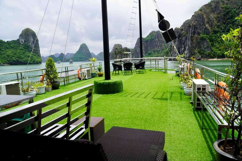 Halong Bay Cruise with Lunch - Meeting the boat at Tuan Chau