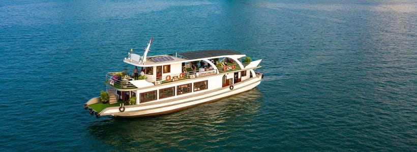 Halong Bay Cruise with Lunch - Thien Cung Cave and its huge chambers