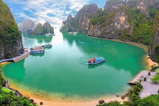 HaLong Bay Day Cruise with Kayaking, Swimming, Hiking and Lunch - Sung Sot Cave, Ha Long Bay’s big cave stop