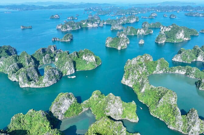 Halong Bay Day Trip Explore Caves, Kayak & Lunch by Saquila Yacht - Why this Saquila Yacht trip is different