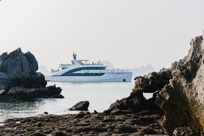 Halong Bay Day Trip Explore Caves, Kayak & Lunch by Saquila Yacht - Seeing Ha Long Bay before lunch