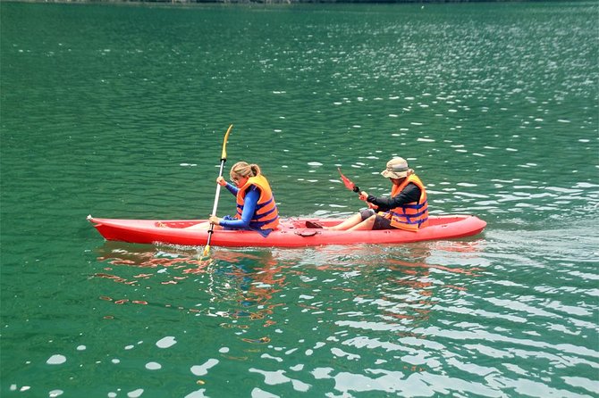 Halong bay Deluxe Cruise 2D/1N: Kayaking, swimming, Titop island & surprise cave - A 6:00 AM start and the Pearl Farm visit