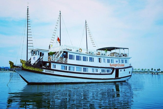 Halong bay deluxe cruise 2Days/1night: Kayaking, swimming, cave, mountain, meals - Sunrise and the second morning