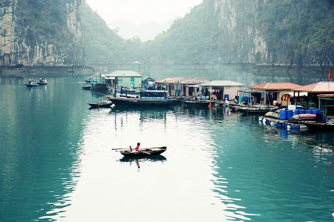 Halong Bay Full-Day - 5.5 Hours On-Boat With Cave And Kayaking - What the guides add to the day