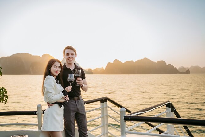 Halong bay Full Day tour - Leaving Hanoi for Halong Bay