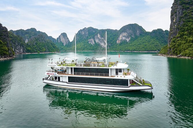Halong Bay Full Day Tour-all included: Kayak, Titop, Swim, Lunch - Sung Sot Cave, the biggest stop on the route