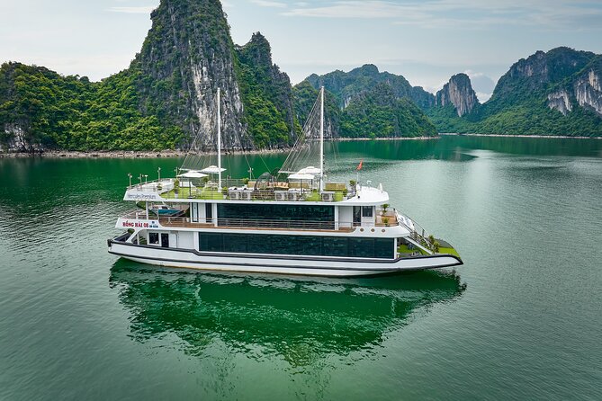Halong Bay Full Day Tour-all included: Kayak, Titop, Swim, Lunch - Lunch aboard ship with Halong Bay’s limestone towers