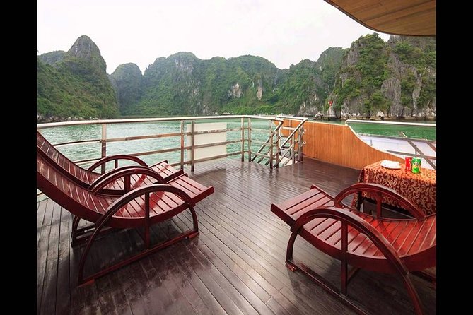 Halong Bay Full Day Tour with All-Inclusive: Boat, Kayak, Island, Cave and Lunch - The cave visit: Dong Thien Cung and the admission details