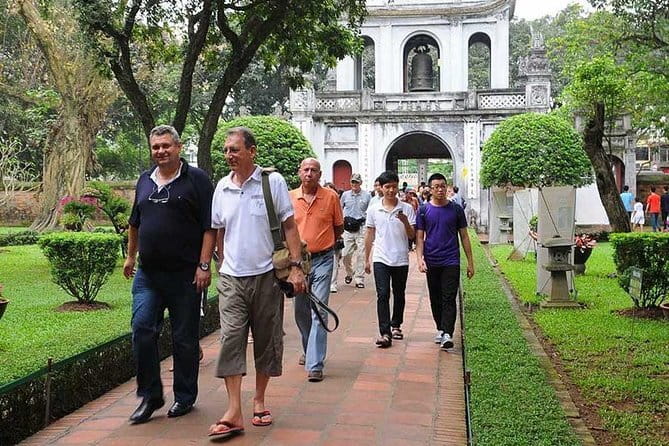 Halong Bay Full Day with All-Inclusive - Luon Cave by Kayak or Bamboo Boat
