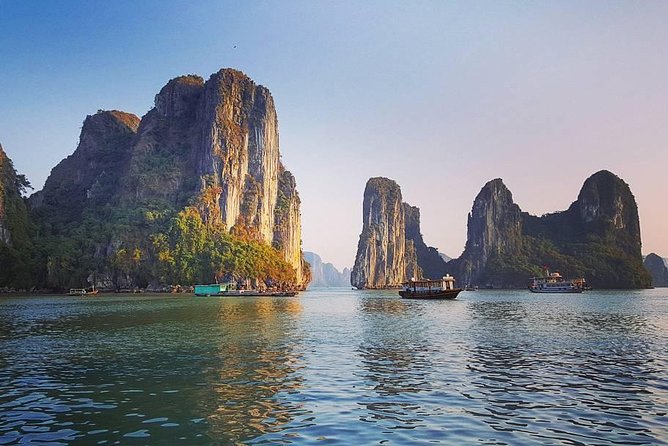 Halong Bay Full Day With Heaven Cave And Kayaking - Kayaking or a bamboo boat through the islands