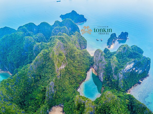 Halong bay luxury cruise 2D/1N: Kayaking, Swimming, Titop island & Surprise cave - Why an overnight cruise makes sense in Halong Bay