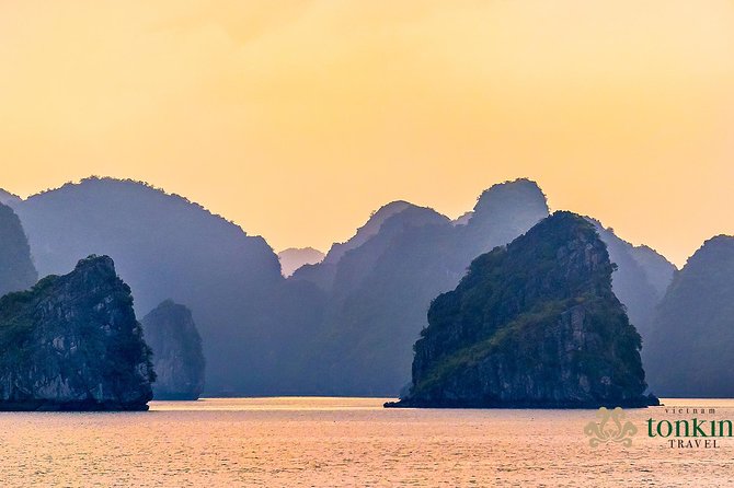 Halong bay luxury cruise 2D/1N: Kayaking, Swimming, Titop island & Surprise cave - Returning to Tuan Chau and Hanoi