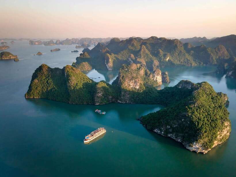 Halong Bay Luxury Cruise: Kayak&Swim,Cave, Party BEST SELLER - What this Halong Bay cruise is really like