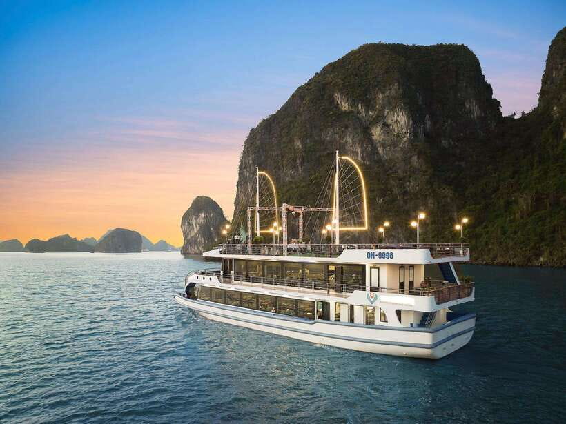 Halong Bay Luxury Cruise: Kayak&Swim,Cave, Party BEST SELLER - The buffet, jacuzzi, and sunset party