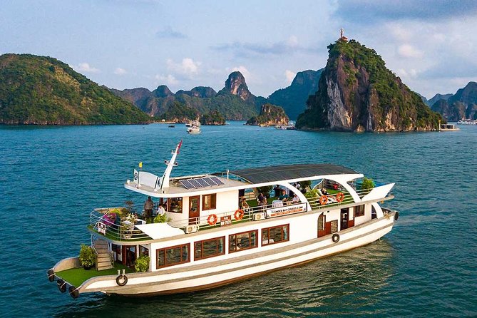 Halong Bay luxury day tour to Sung Sot Cave - Boarding the five-hour Halong Bay cruise