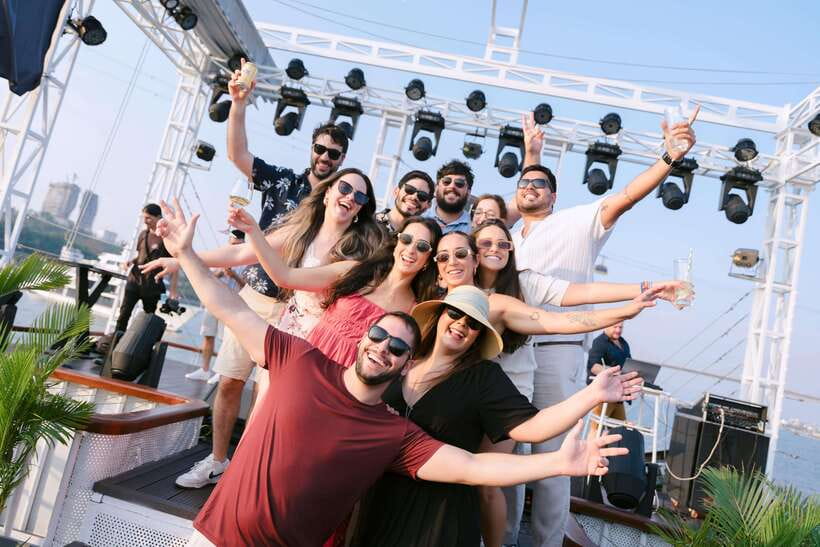 Halong Bay luxury Iris cruise day tour: Best experience - Lunch with more than 50 dishes