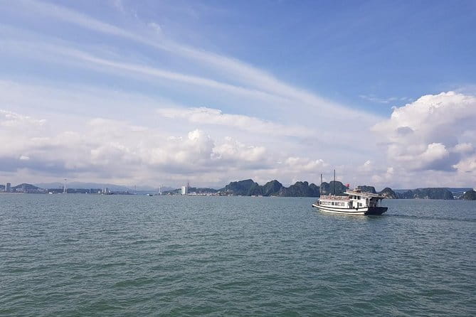 Halong Bay Shore Excursion: Full Day Cruise Tour from Cruise Port - Limestone islets and Ha Long Bay’s famous shapes