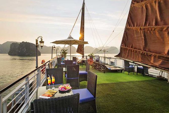 Halong Bay Tours 2 Days 1 Night on 5 Star Cruise (BEST CHOICE) - Kayaking through Hang Luon Cave lagoon