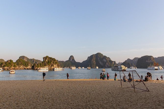 Halong Deluxe Day Trip- 6 Hour Cruise - The long road from Hanoi to Halong Bay