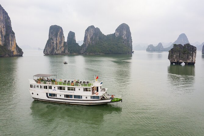 Halong Fantasea Cruises - 3 Days 2 Nights Tour From Hanoi - Day two: moving into quieter Lan Ha Bay