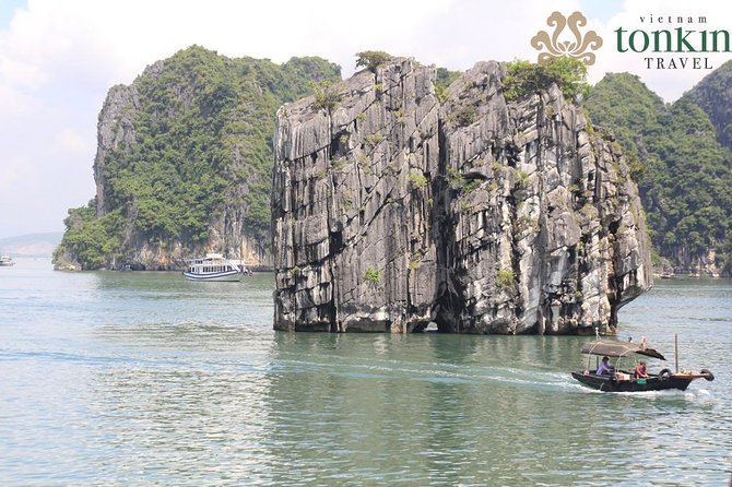 Halong Luxury Cruise 2D/1N: Kayaking, Swimming, Titop island, meals, best prices - Boarding the ship and settling into your cabin