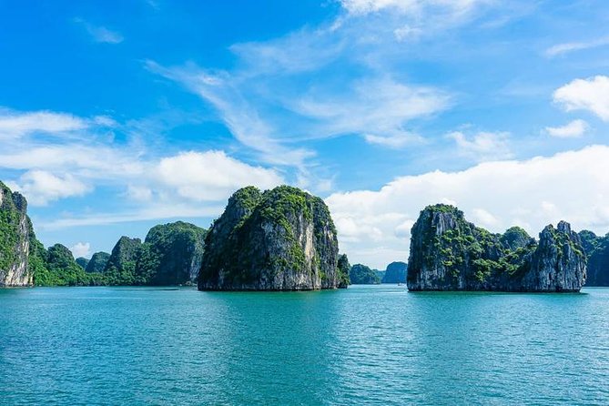 Halong Luxury Cruise Full Day Tour from Hanoi: All Inclusive - The main weakness: crowds and a packed schedule
