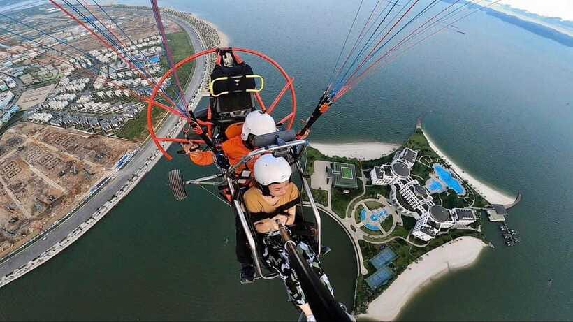 Halong Sky Tour: Powered Paragliding - The return to Ha Long