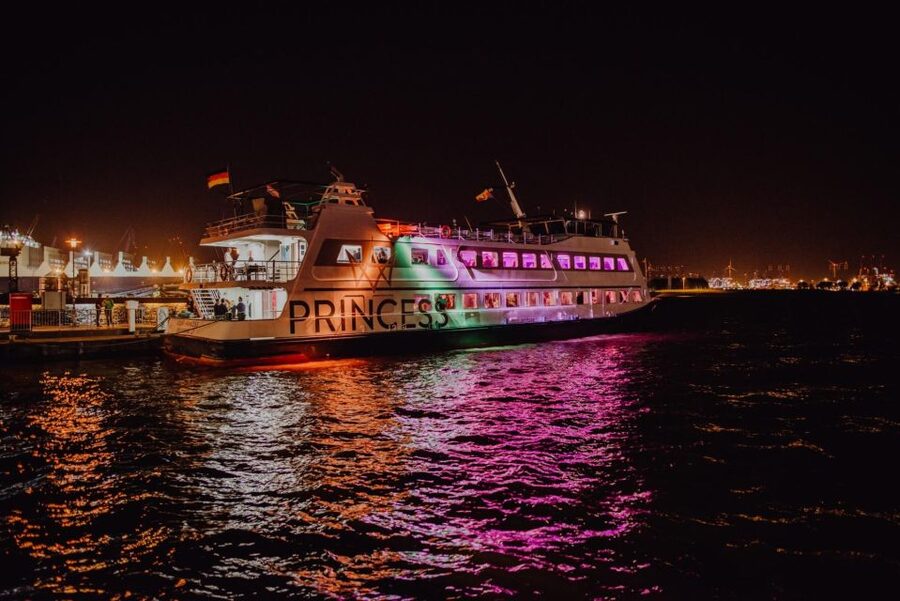 Hamburg: 1.5-Hour Evening Lights Harbour Cruise on a Ship - Key points to know before you book