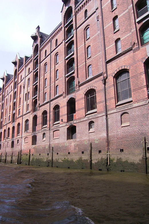 Hamburg: 1-Hour Harbor Cruise - Speicherstadt and the problem of water level