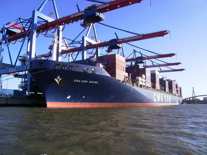 Hamburg: 1-Hour Harbor Cruise - From St. Pauli Landungsbrücken to the open harbor