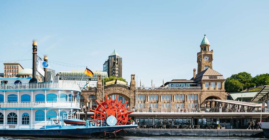 Hamburg: 1-Hour Harbor Sightseeing Cruise with HafenCity - Why this harbor cruise is worth your hour