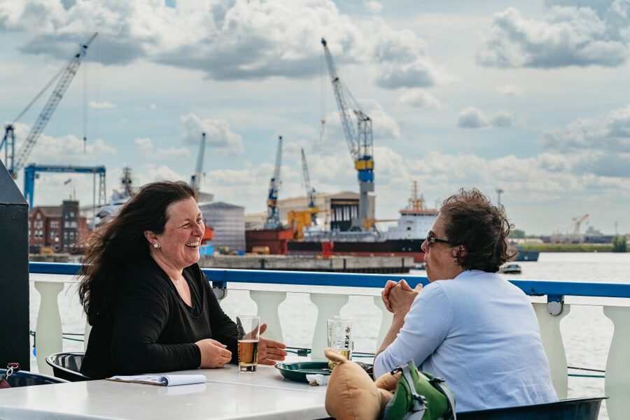 Hamburg: 1-Hour Harbor Sightseeing Cruise with HafenCity - Elbphilharmonie and modern HafenCity