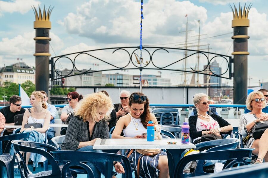 Hamburg: 1-Hour Harbor Sightseeing Cruise with HafenCity - Commentary, language, and the audio app