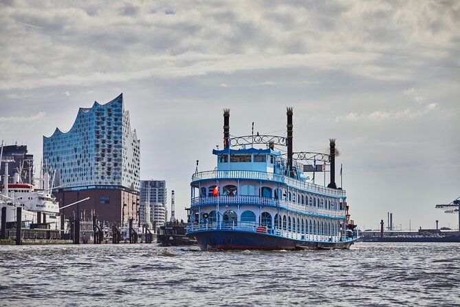 Hamburg: 1-hour harbor tour - Hamburg’s harbor in one compact hour