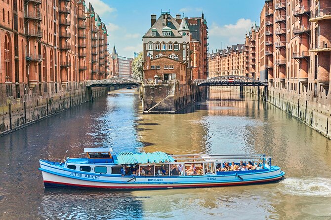 Hamburg: 1-hour harbor tour - Cruise ships, Blohm & Voss, and Hamburg’s shipbuilding tradition