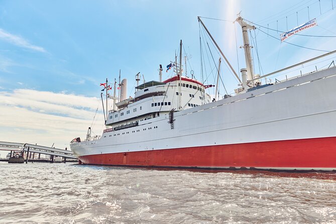 Hamburg: 2-Hour Harbor Cruise - Starting at Landungsbrücken and moving toward HafenCity