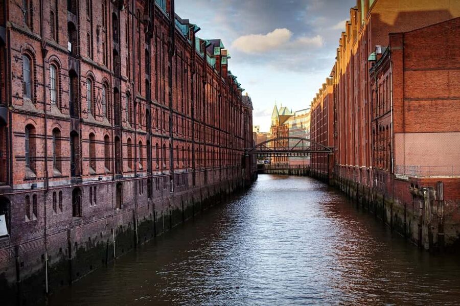 Hamburg: 2-hour harbor tour through the port of Hamburg - Key Points Before You Book