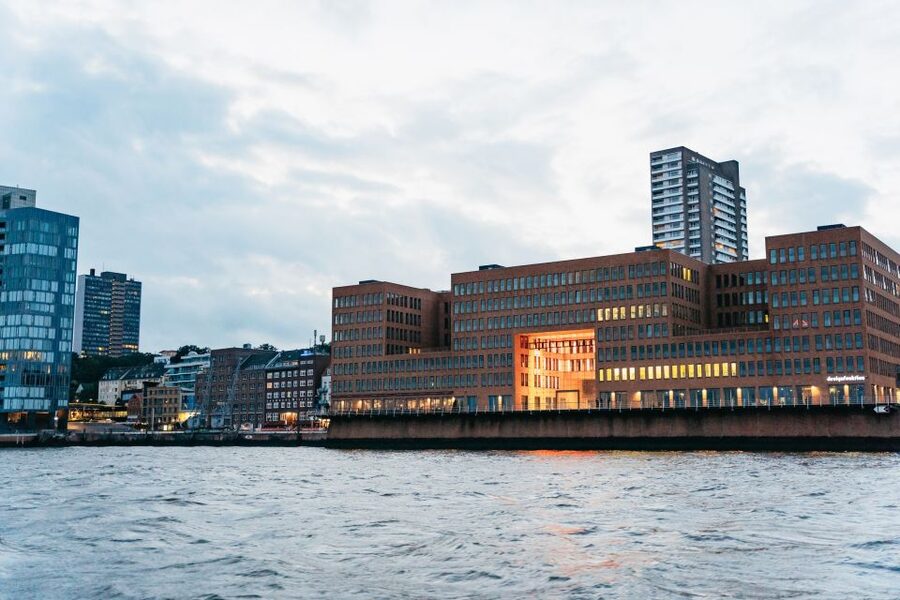 Hamburg: 90-Minute Evening Lights Harbor Cruise - The container terminals and Hamburg’s working harbor